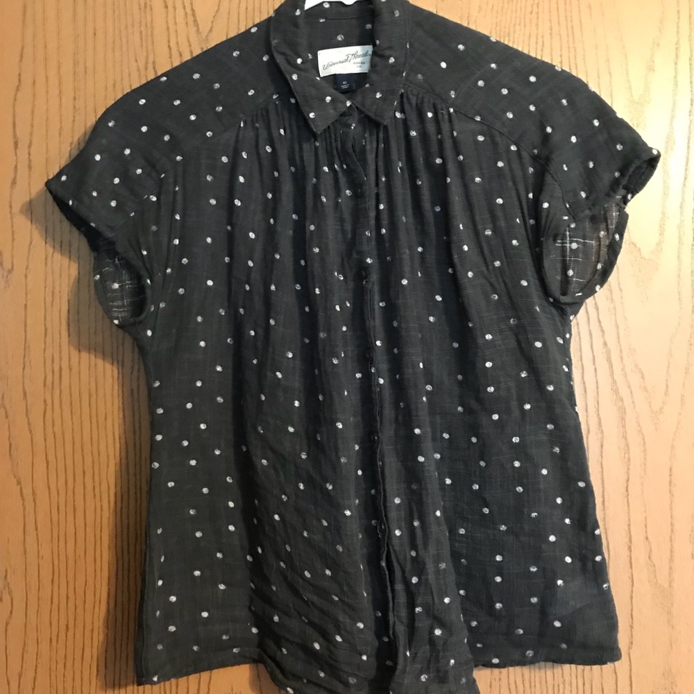 Short sleeve, button up - Universal Thread, XS